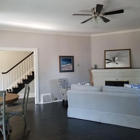Bed and Breakfast Charlevoix House Экстерьер фото