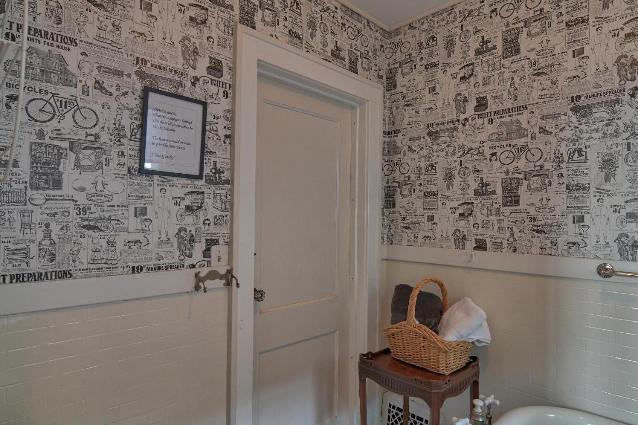 Bed and Breakfast Charlevoix House Экстерьер фото